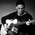 Gabriele alla chitarra